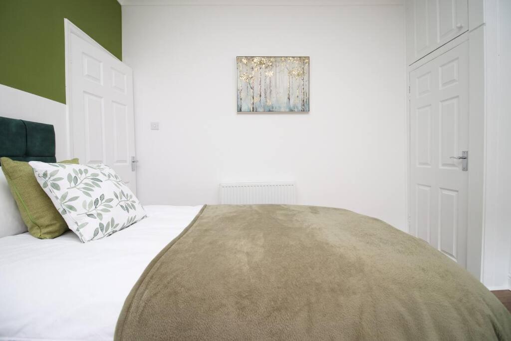 Holiday House For 7 Guests, Free Wi-Fi & Self Check-In Explore Newport Newport (Gwent) Exterior foto